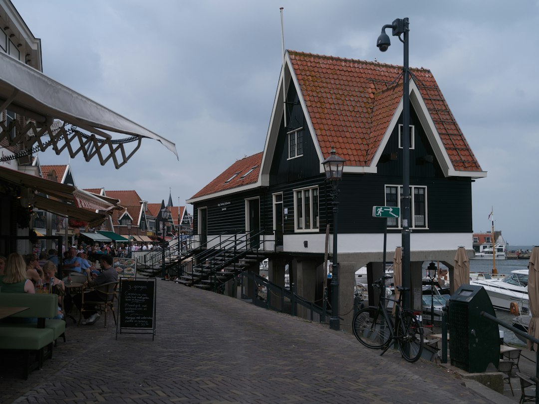 Haven en bebouwing in Volendam